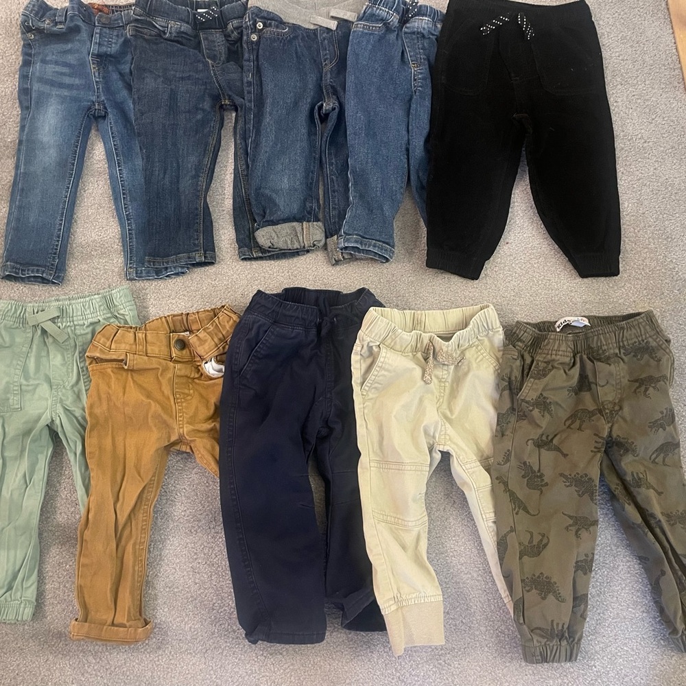 Toddler boys pants. 10 pants ranging from 18m-24M.